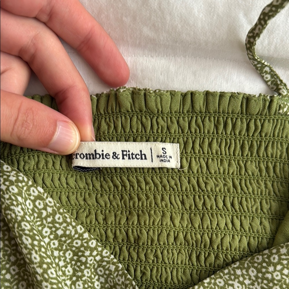 Abercrombie & Fitch Green Floral Camisole - Picture 2 of 3
